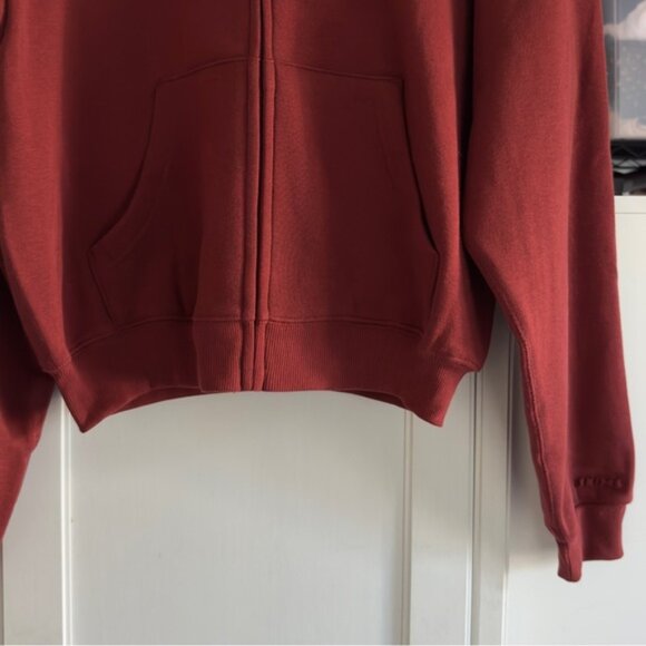 Skims Cotton Fleece Classic Zip Up Hoodie in Merlot Size Small - Picture 3 of 10